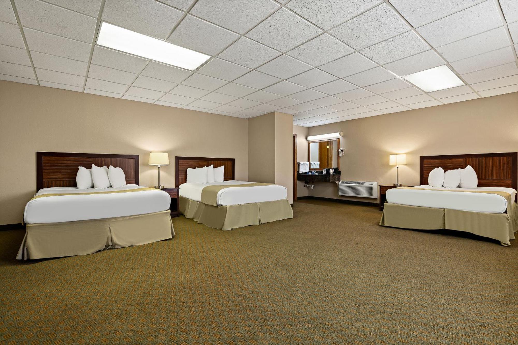 Rodeway Inn McPherson エクステリア 写真