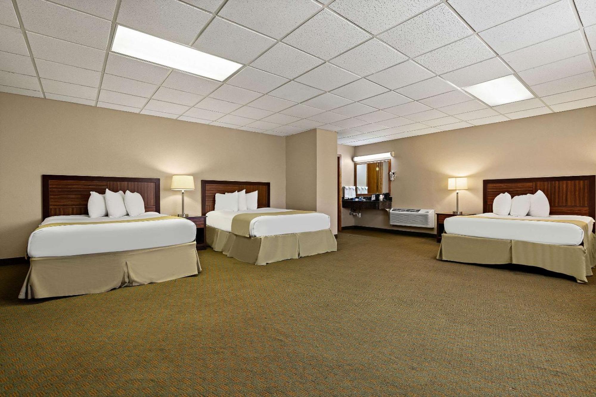 Rodeway Inn McPherson エクステリア 写真